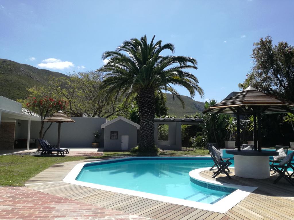 Livesey Lodge Guest House Hermanus Exterior foto